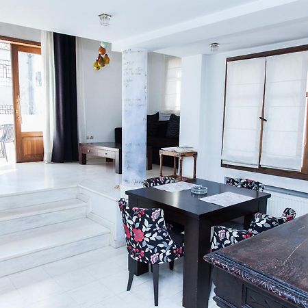 Unique Apt W/ Veranda Walking Distance To Sites Apartamento Atenas Exterior foto