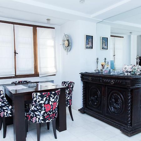 Unique Apt W/ Veranda Walking Distance To Sites Apartamento Atenas Exterior foto