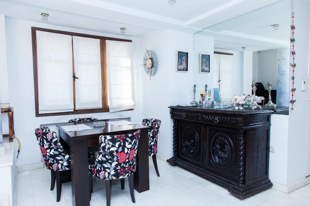 Unique Apt W/ Veranda Walking Distance To Sites Apartamento Atenas Exterior foto