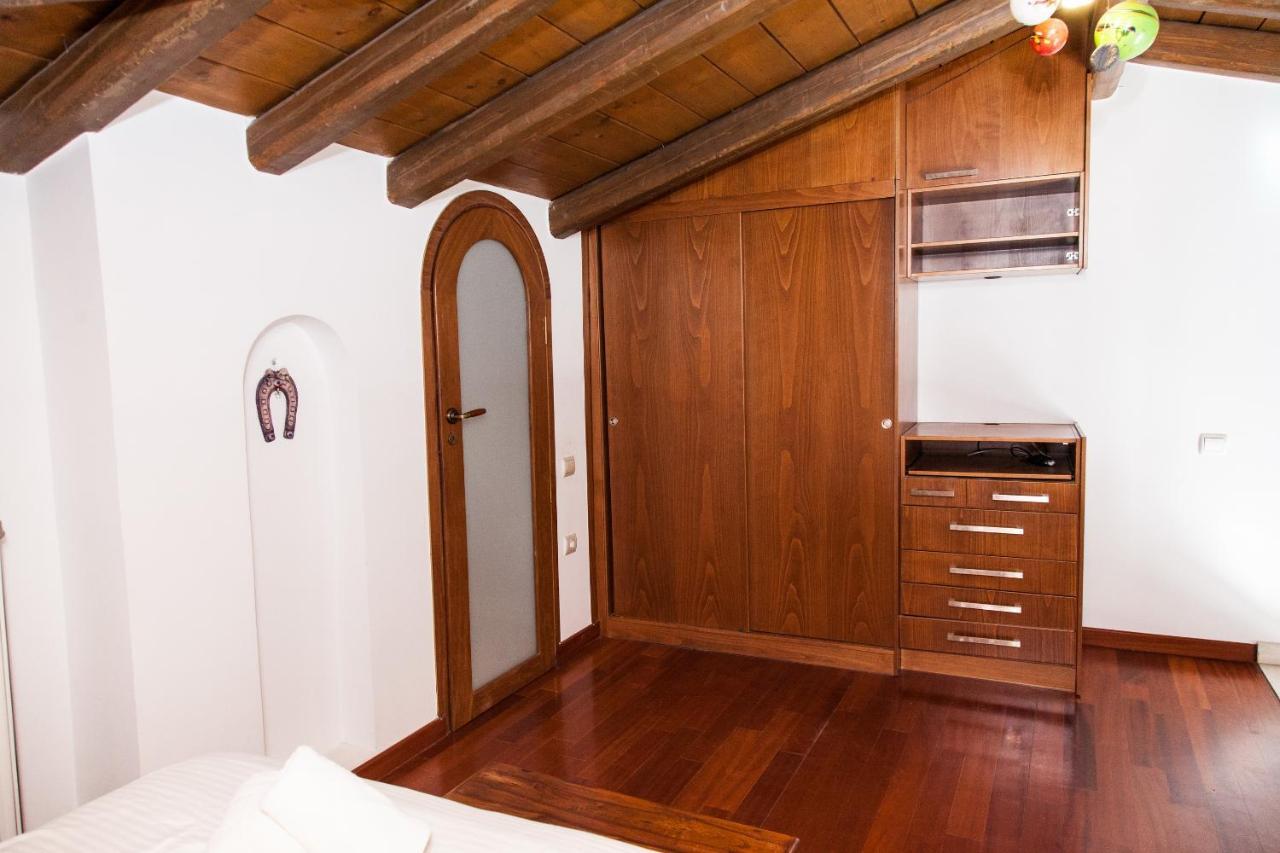 Unique Apt W/ Veranda Walking Distance To Sites Apartamento Atenas Exterior foto